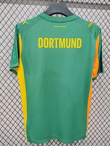 Borussia Dortmund
Vert 2025/2026