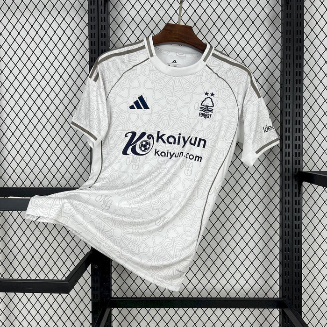 MAILLOT Nottingham Forest EXTÉRIEUR 2025/2026